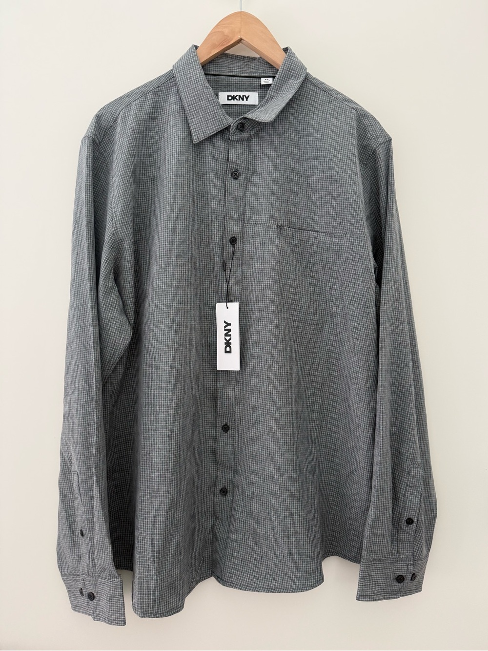 DKNY MEN’S BUTTON DOWN SHIRT